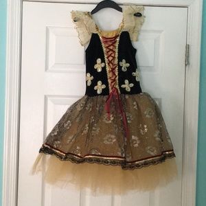 Girls ballet costume with hair accessory